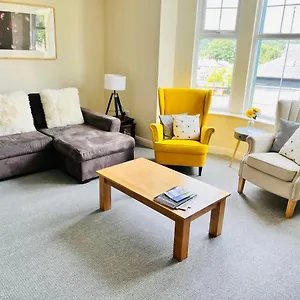 https://ilkley-apartment-with-parking.yorkshirehotels.net