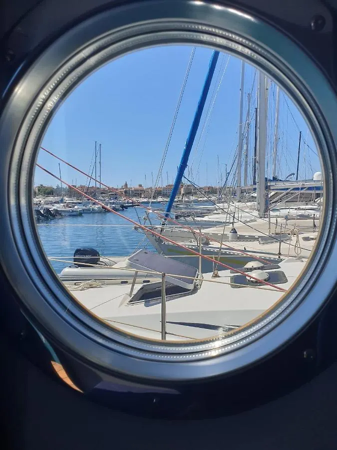 Houseboat Seabreeze Hotel Alghero 0*,