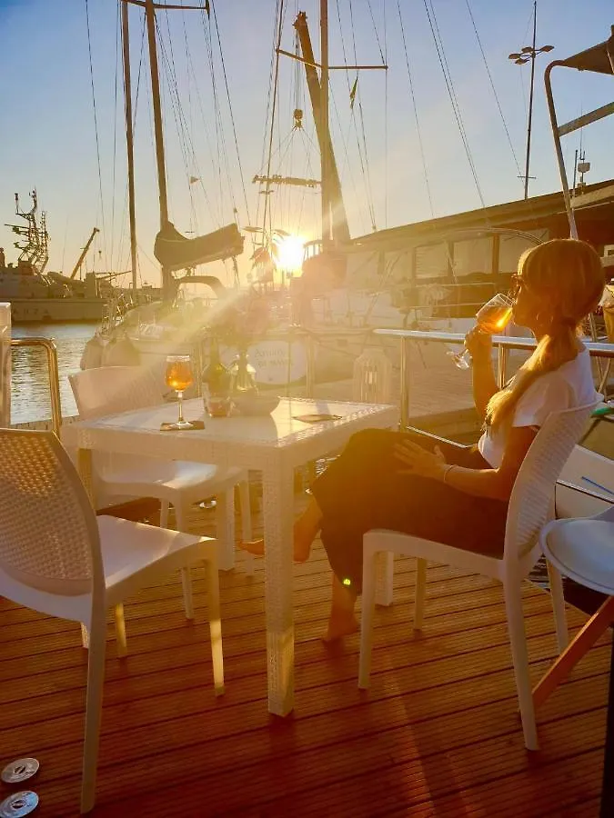 Hotel Houseboat Seabreeze Alghero Botel