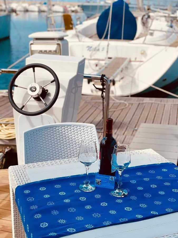 Hotel Houseboat Seabreeze Alghero Botel
