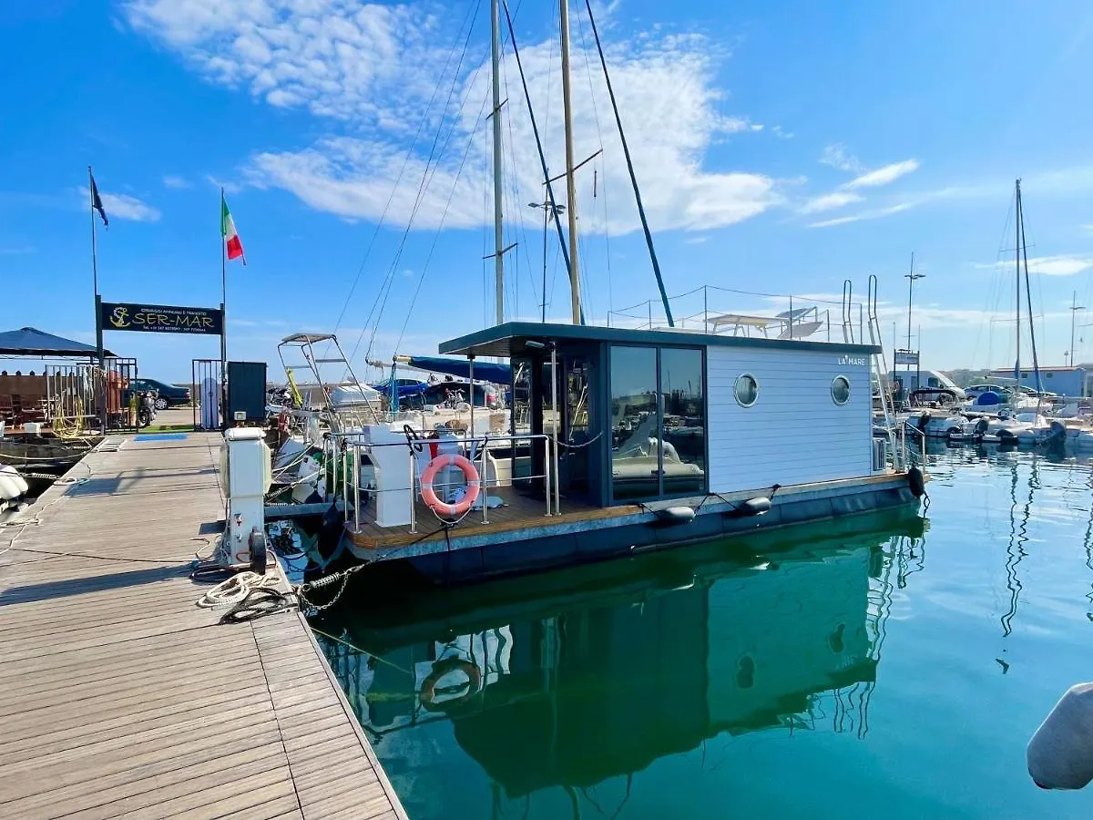Hotel Houseboat Seabreeze Alghero Botel