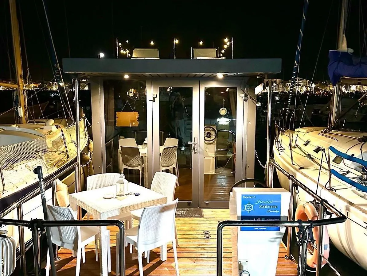 Hotel Houseboat Seabreeze Alghero 0*,  Italien