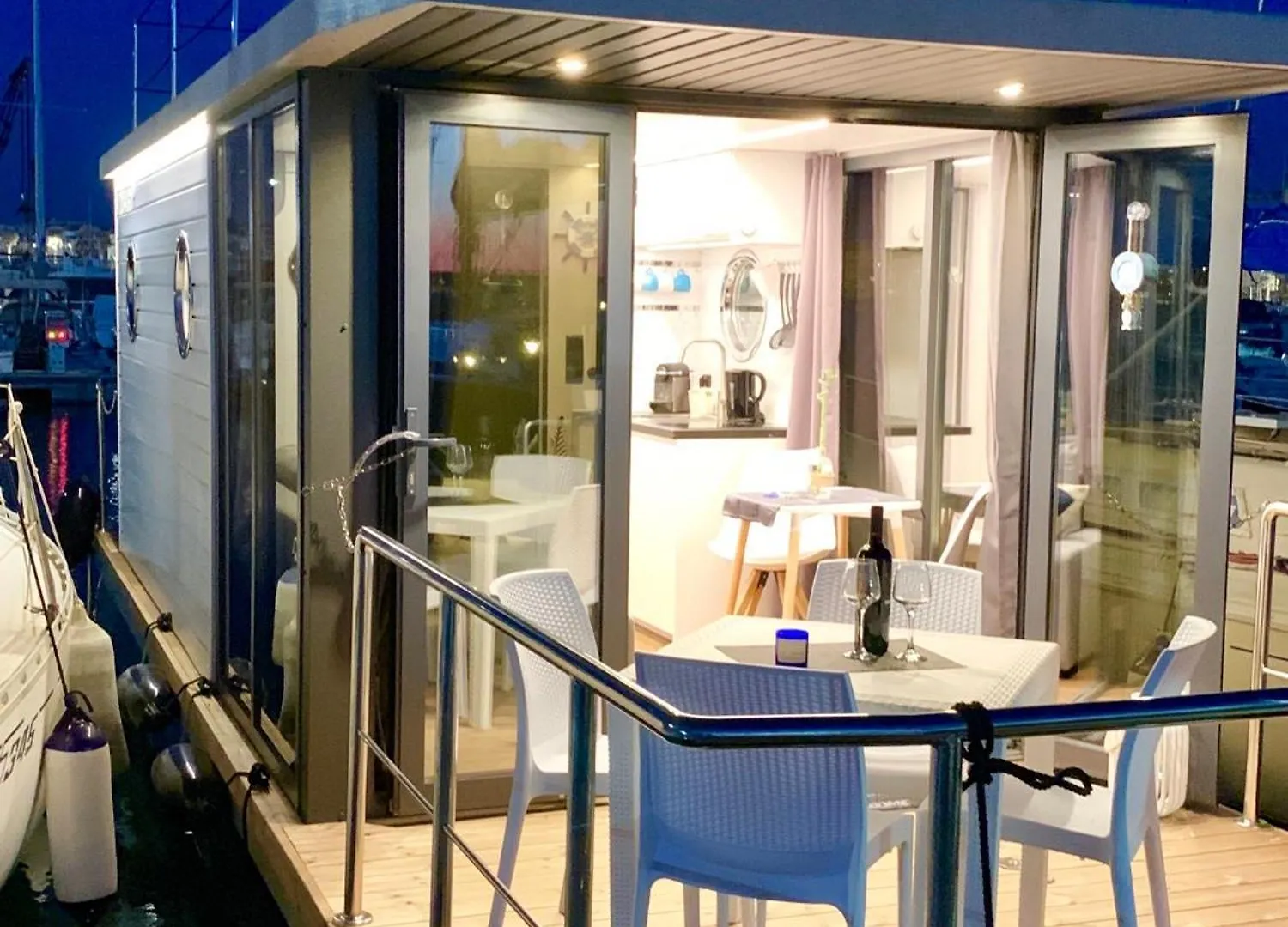Houseboat Seabreeze Hotel Alghero Botel