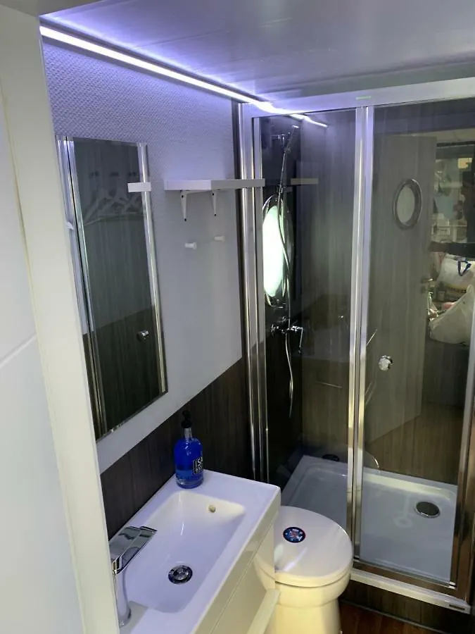 Botel Hotel Houseboat Seabreeze Alghero Italien