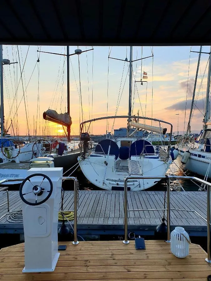 Hotel Houseboat Seabreeze Alghero Botel