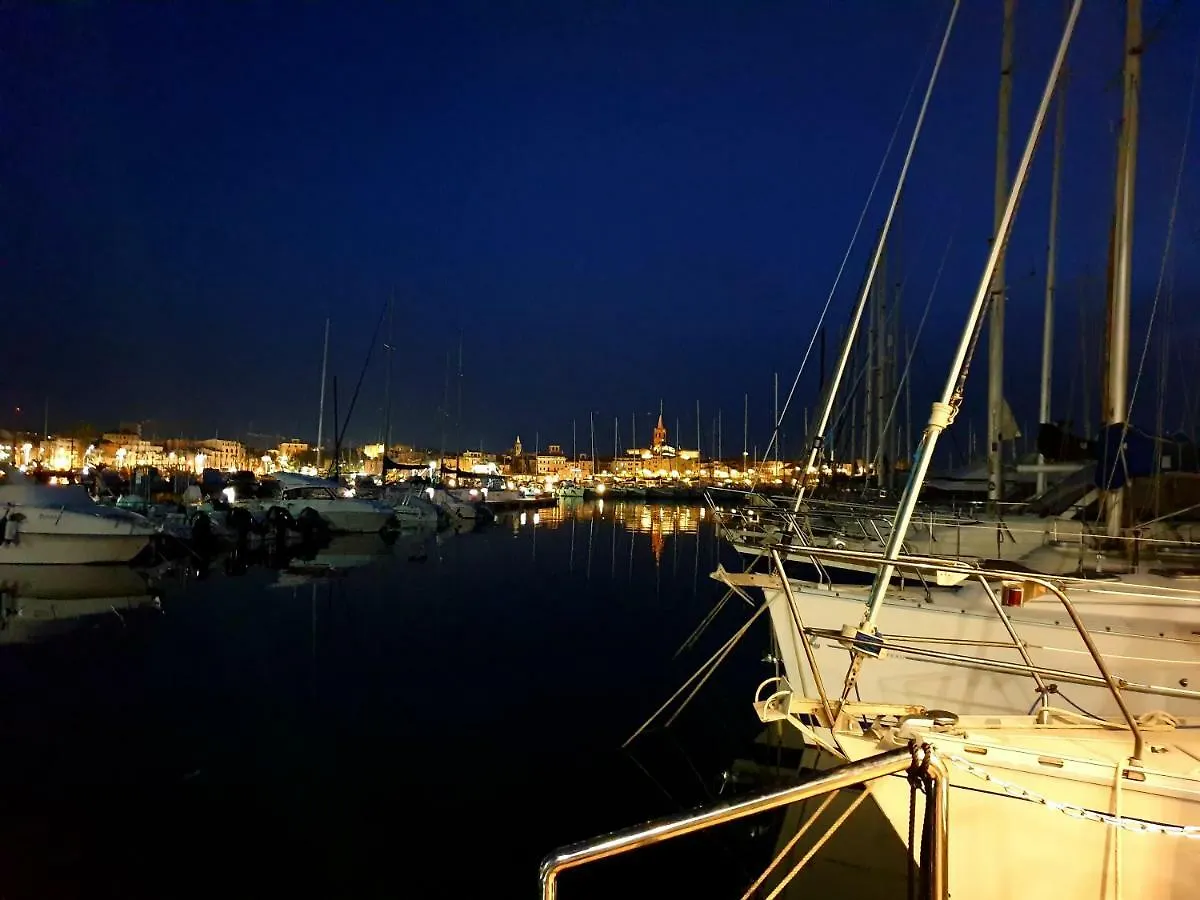 Botel Hotel Houseboat Seabreeze Alghero