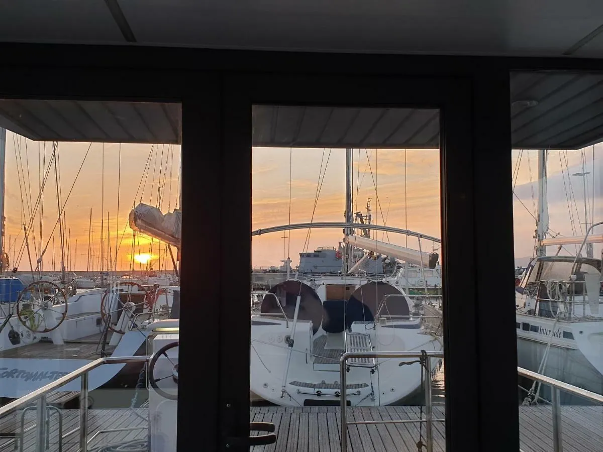Hotel Houseboat Seabreeze Alghero Botel